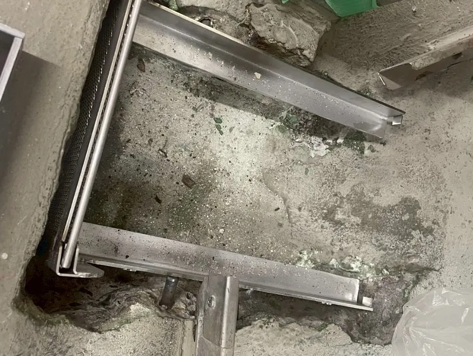 【排水溝枠補修】