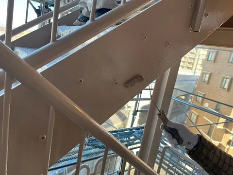 塗装工事👷‍♂️鉄骨階段🏗️