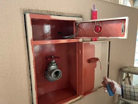 塗装作業👷‍♂️消火栓BOX🧯