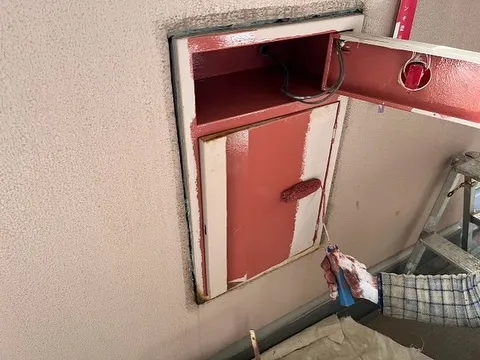 塗装作業👷‍♂️消火栓BOX🧯