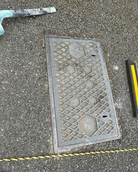 塗装作業👷‍♂️マンホール🚧