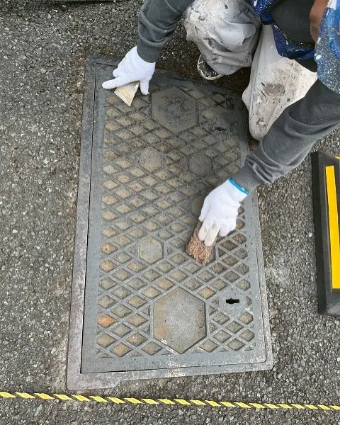 塗装作業👷‍♂️マンホール🚧