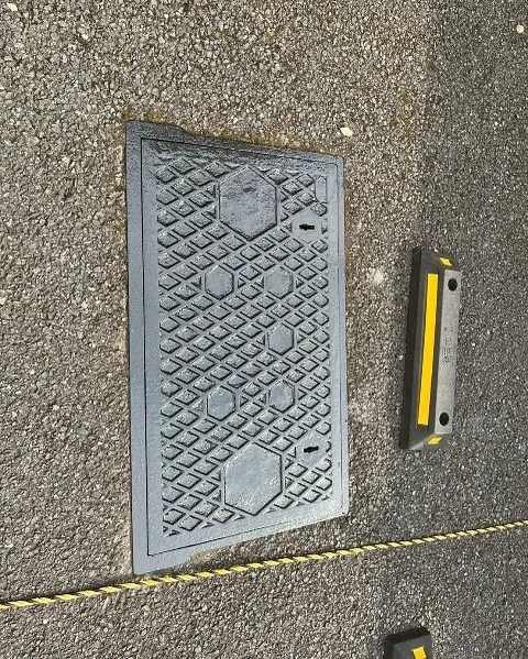 塗装作業👷‍♂️マンホール🚧