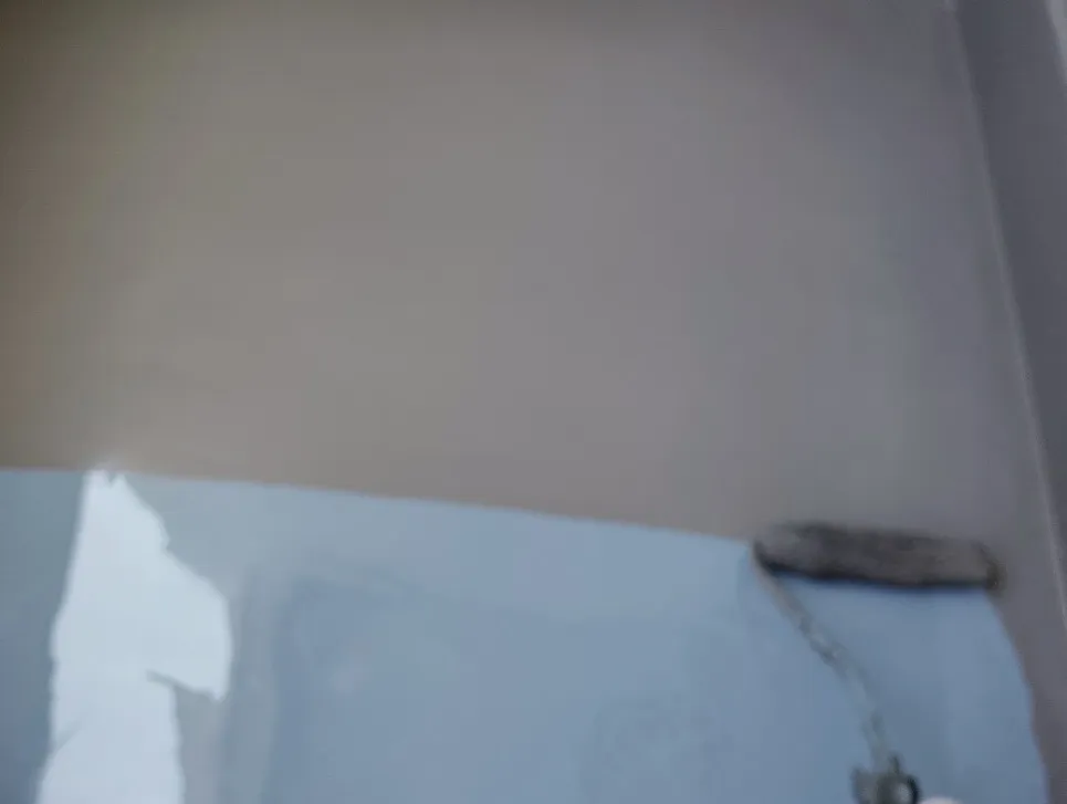 🔹 ウレタン防水（密着工法）の施工中 🔹