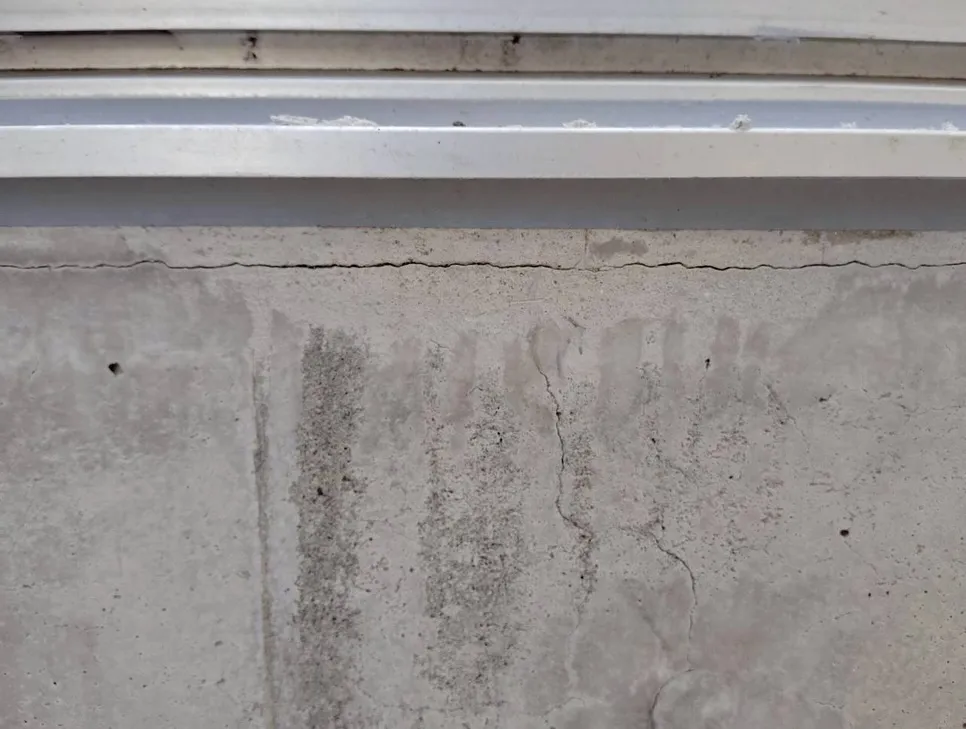 床下地のスムースエポ施工中🚧