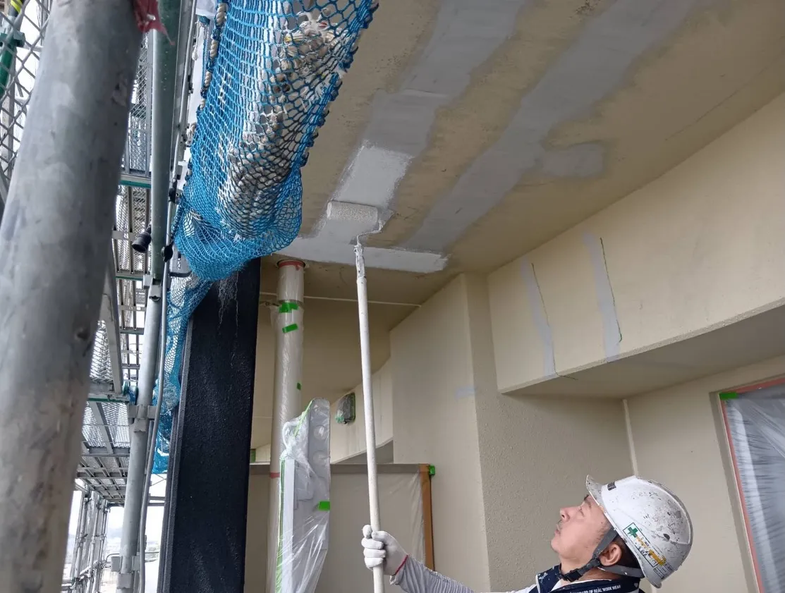 🏢 目に見えない部分こそ、建物を守る大切な工程です。