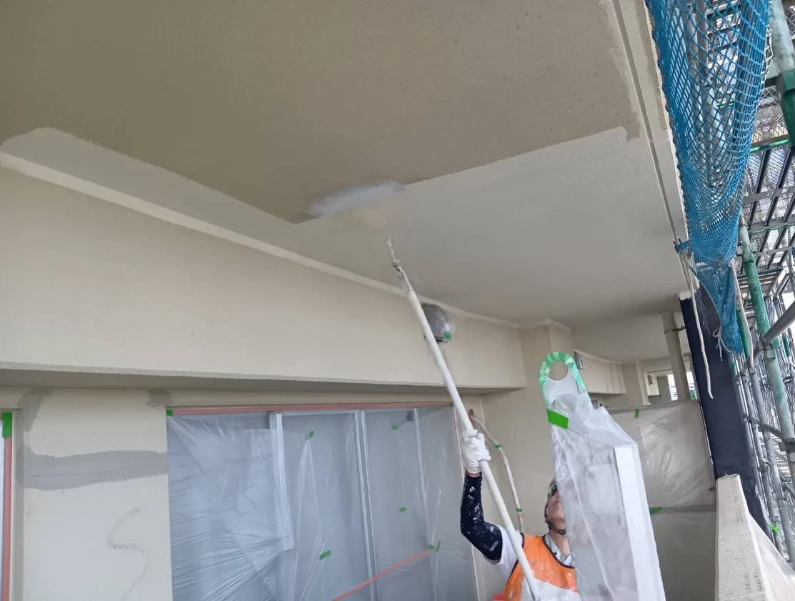 🏢 目に見えない部分こそ、建物を守る大切な工程です。